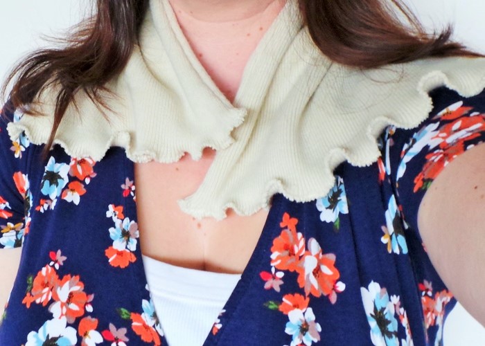 Contrasting Layers Scarf Tutorial at Jennifer Grace Creates